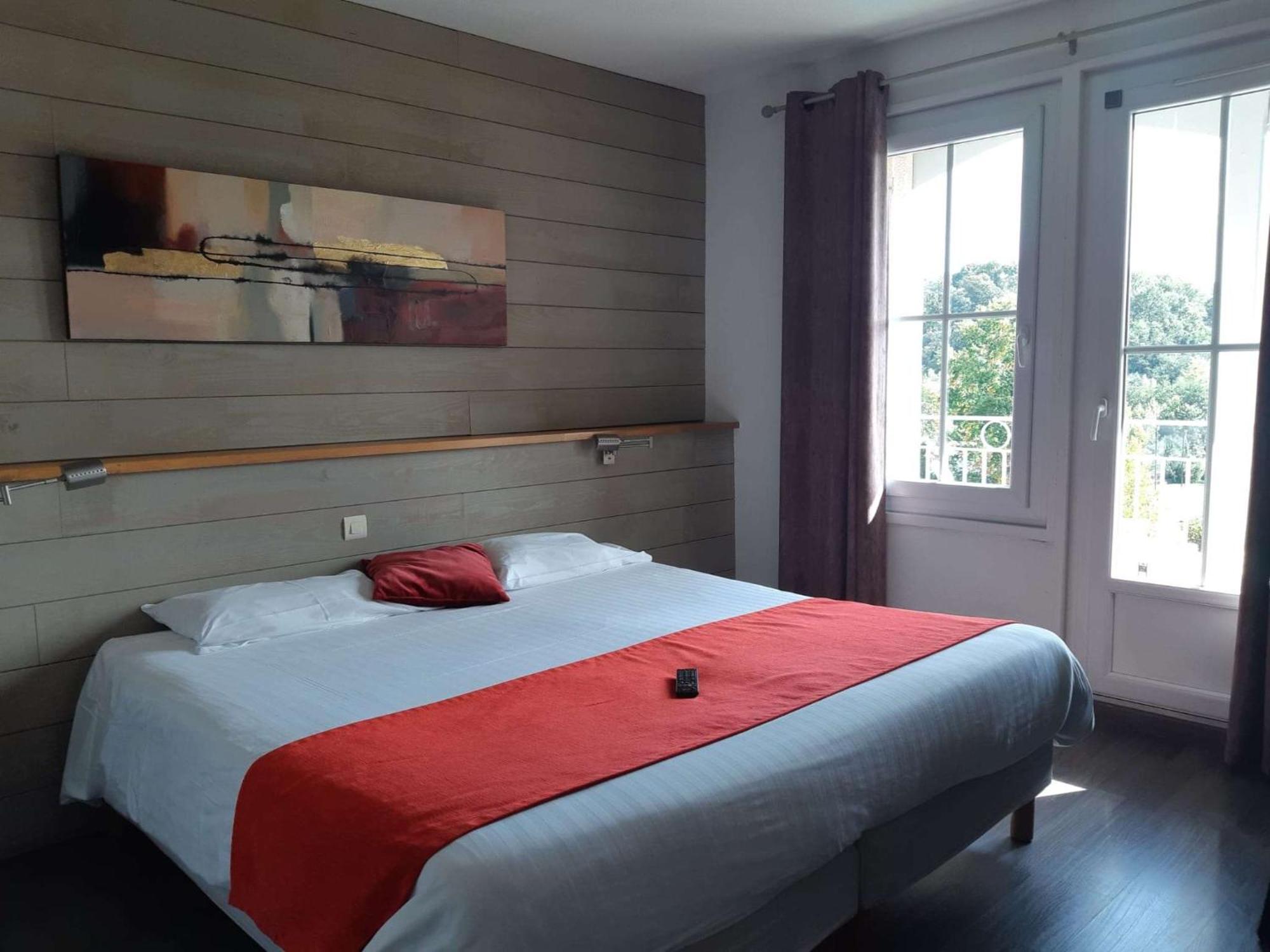Brit Hotel Du Golf Le Lodge Salies-de-Bearn Exterior photo